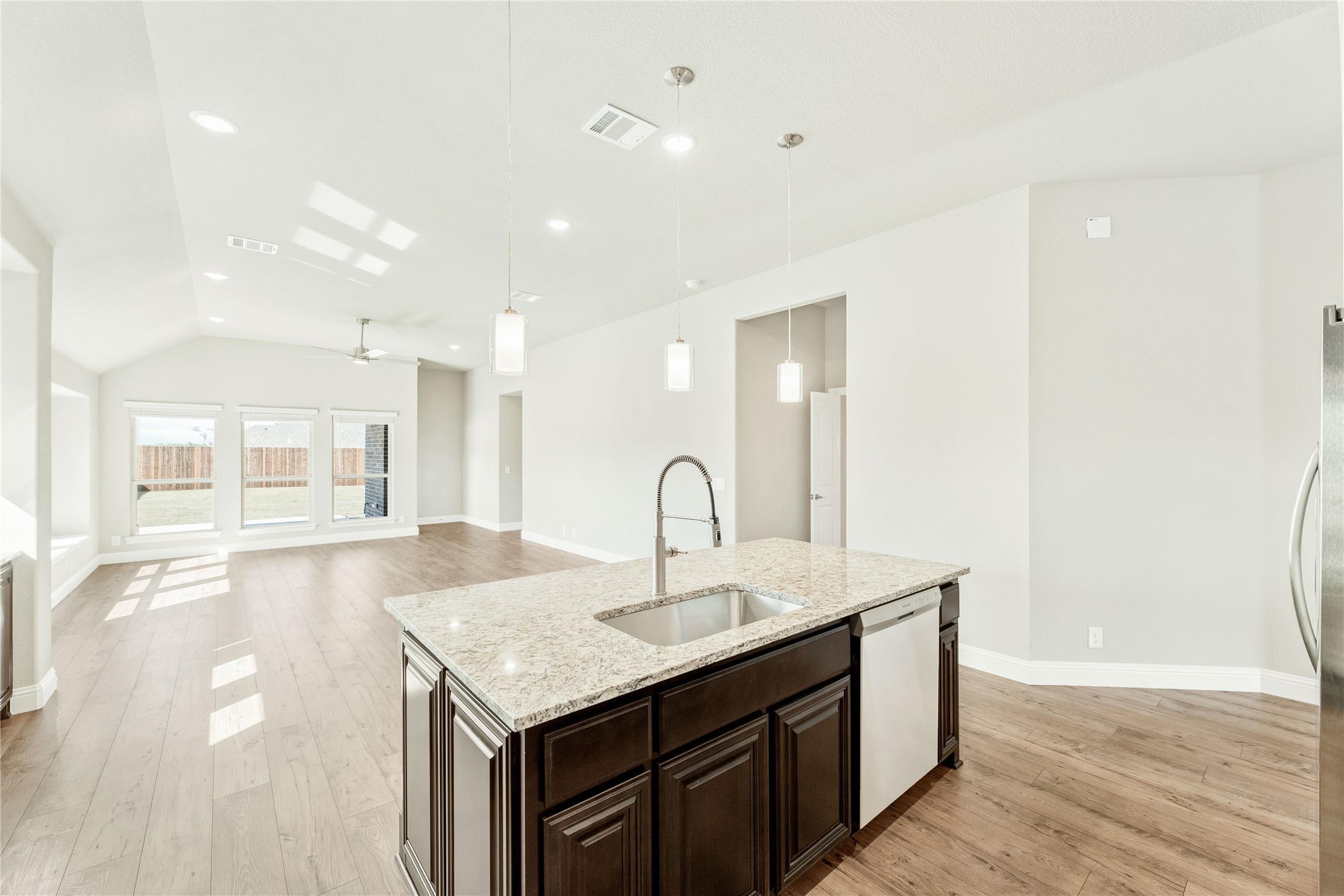153 Claywood Drive Glenn Heights TX 75154