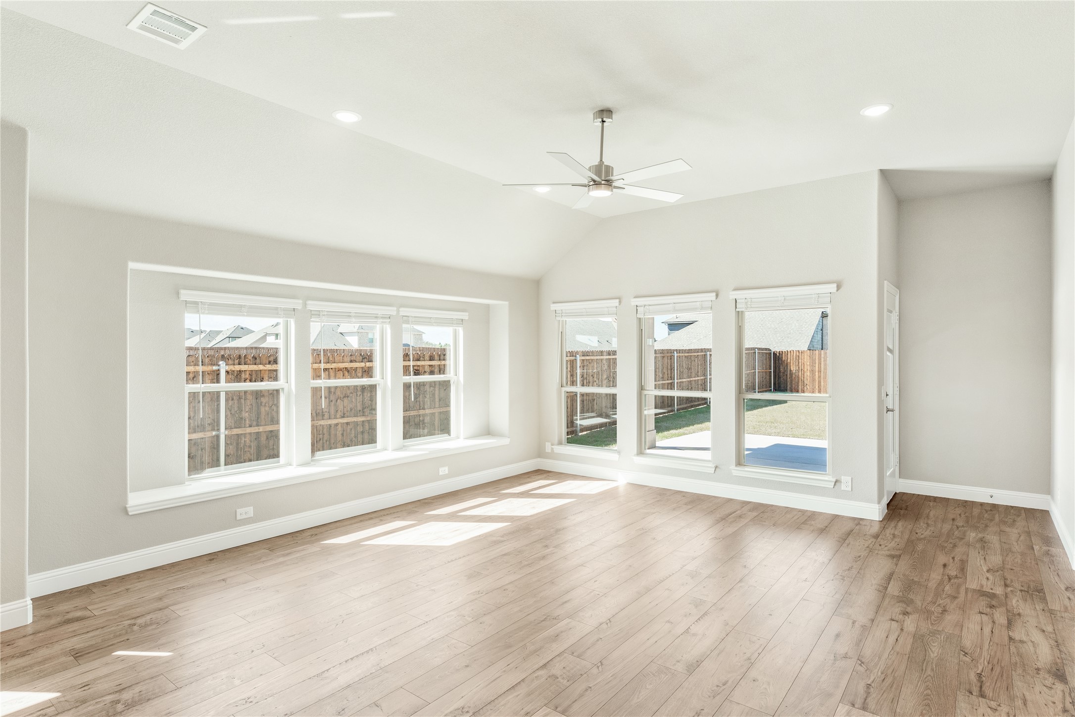 153 Claywood Drive Glenn Heights TX 75154