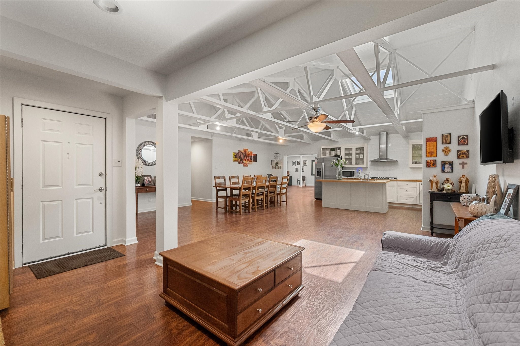2548 Wood Valley Place Dallas TX 75211