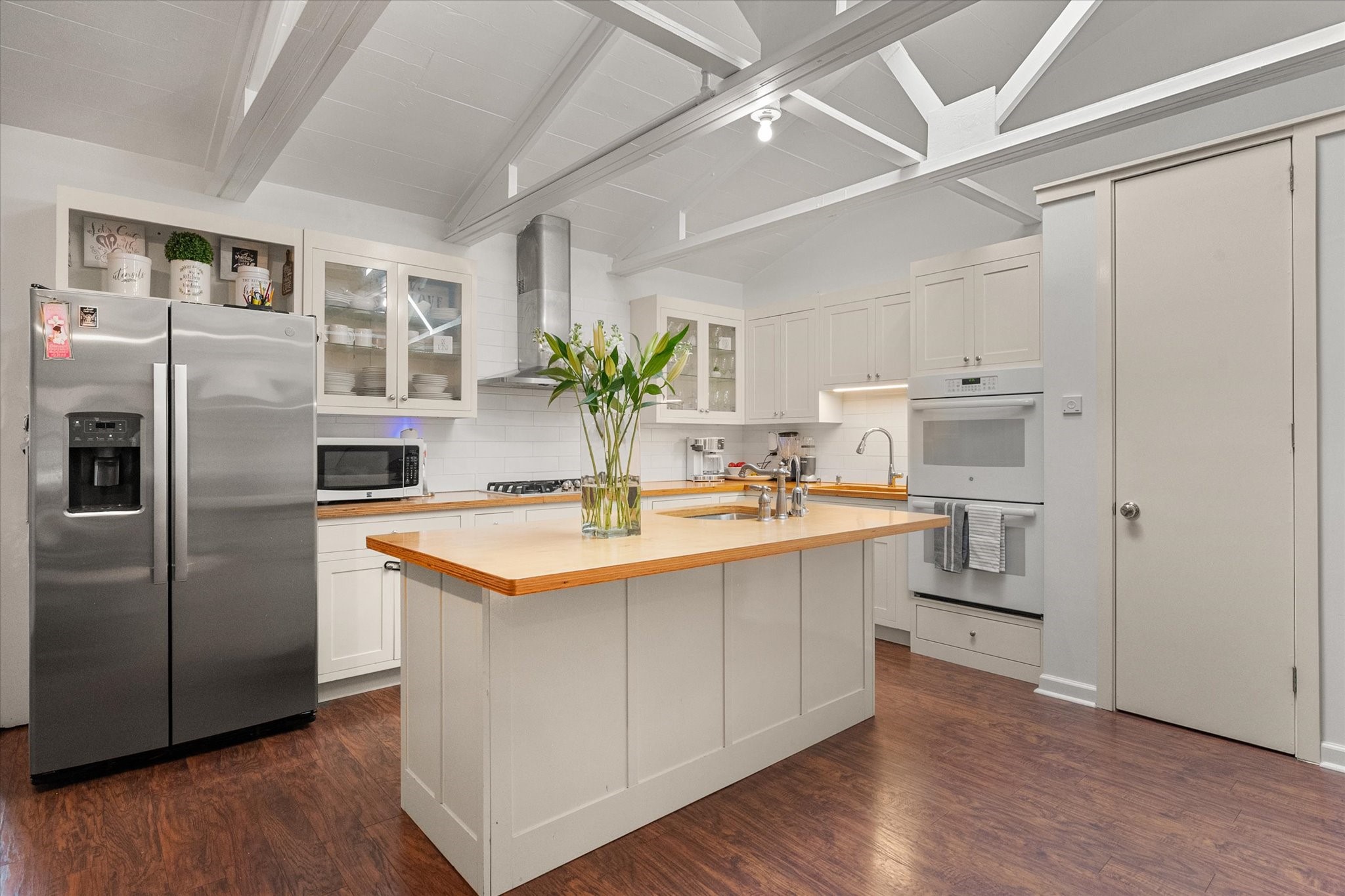 2548 Wood Valley Place Dallas TX 75211