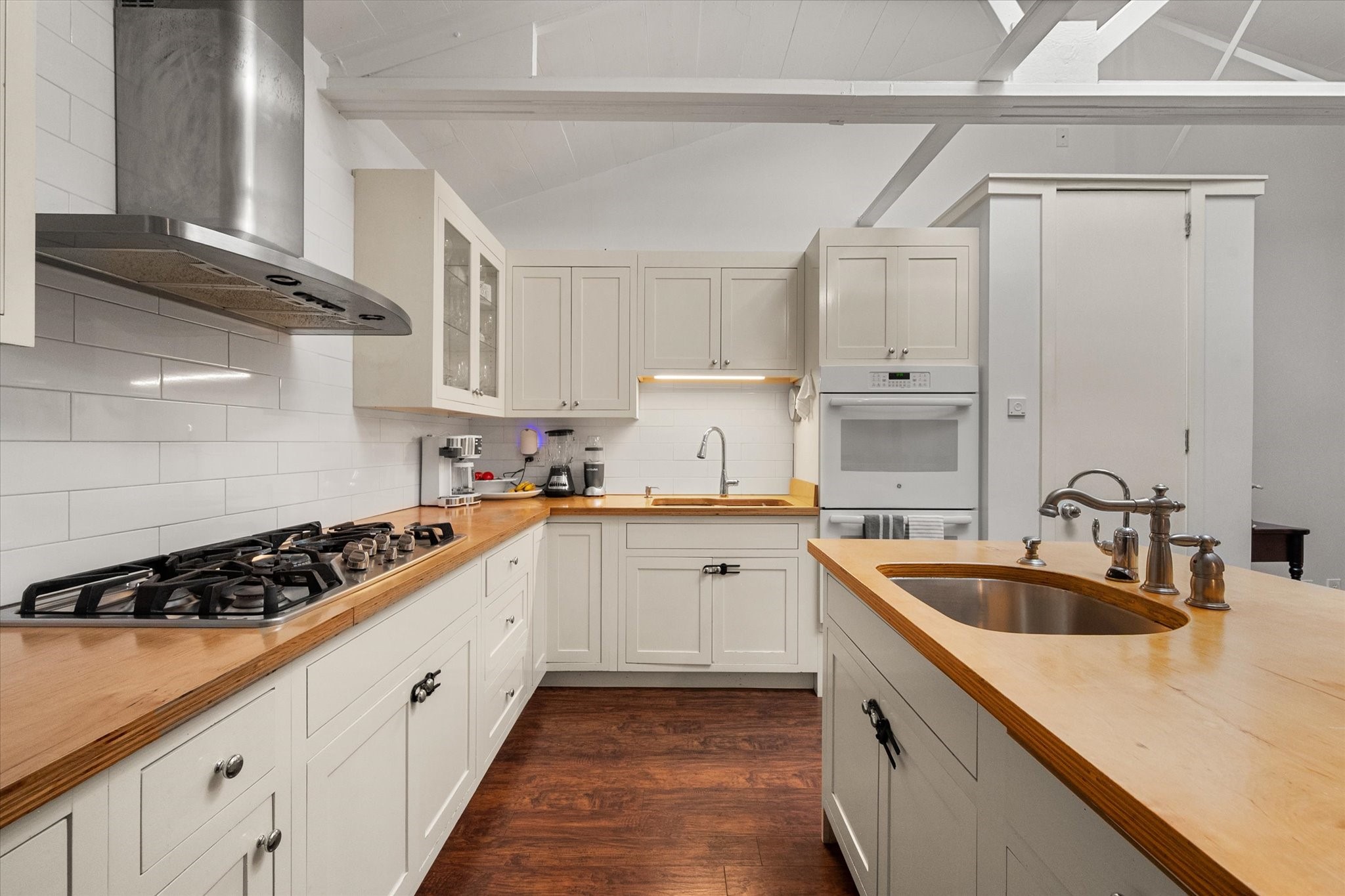 2548 Wood Valley Place Dallas TX 75211