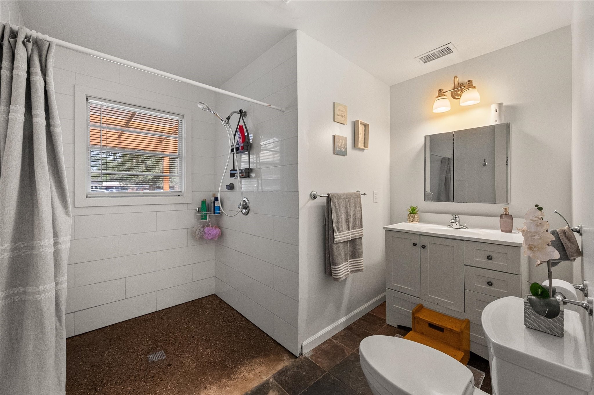 2548 Wood Valley Place Dallas TX 75211