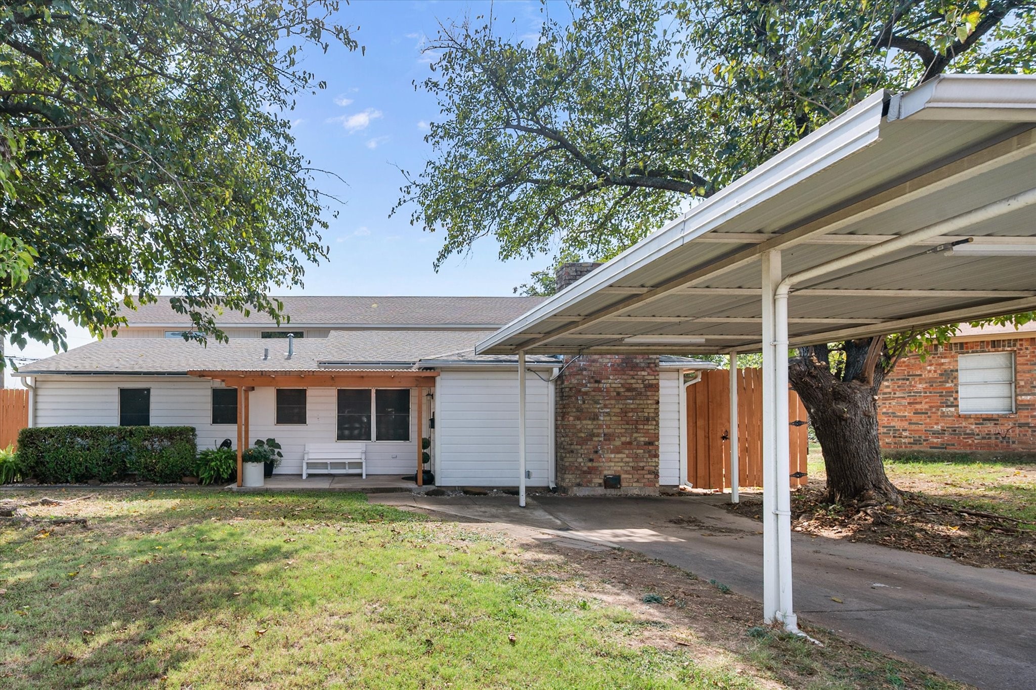 2548 Wood Valley Place Dallas TX 75211