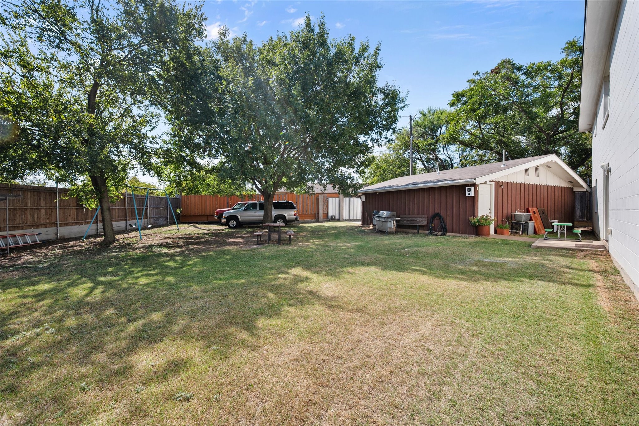 2548 Wood Valley Place Dallas TX 75211