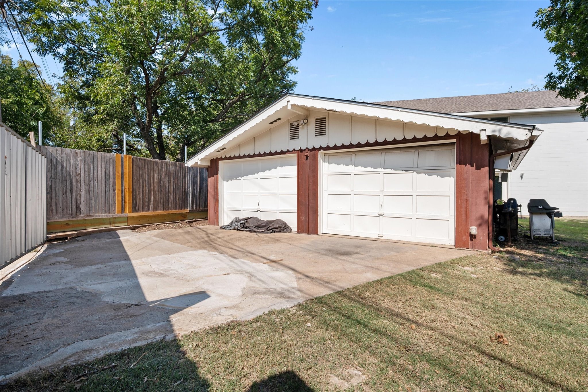 2548 Wood Valley Place Dallas TX 75211