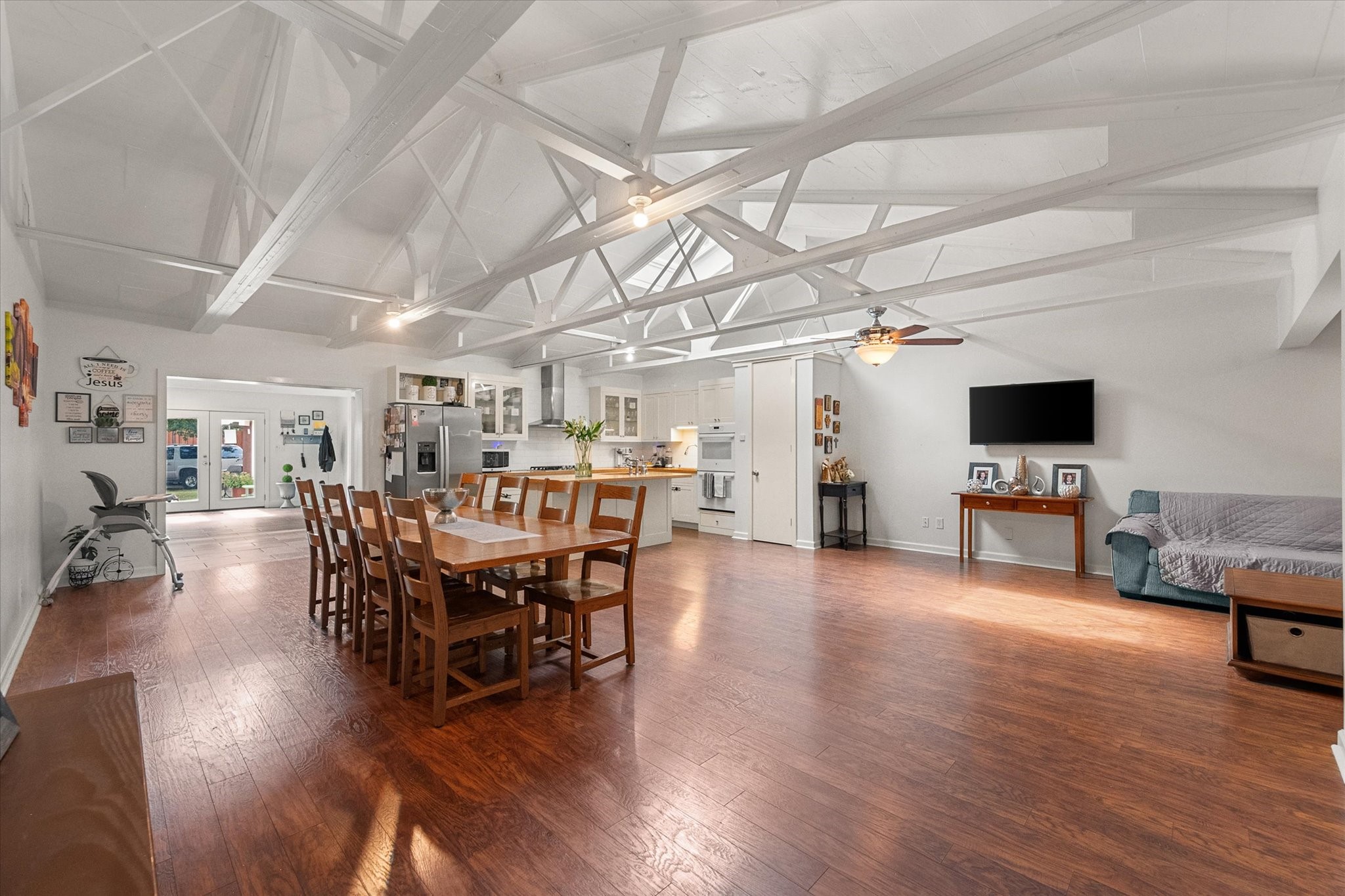 2548 Wood Valley Place Dallas TX 75211