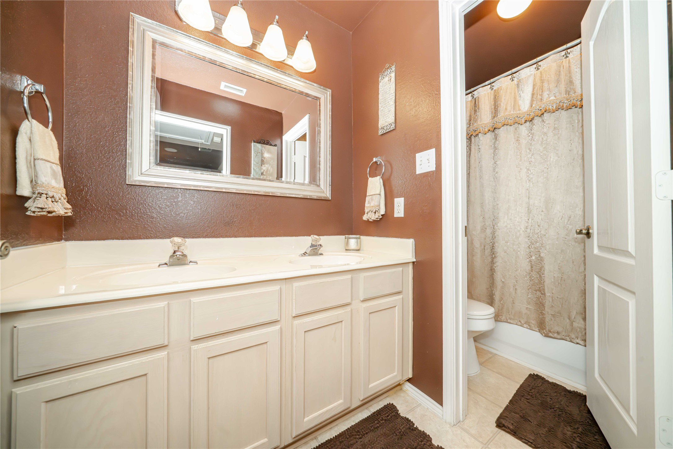 4821 Gloucester Drive Grand Prairie TX 75052