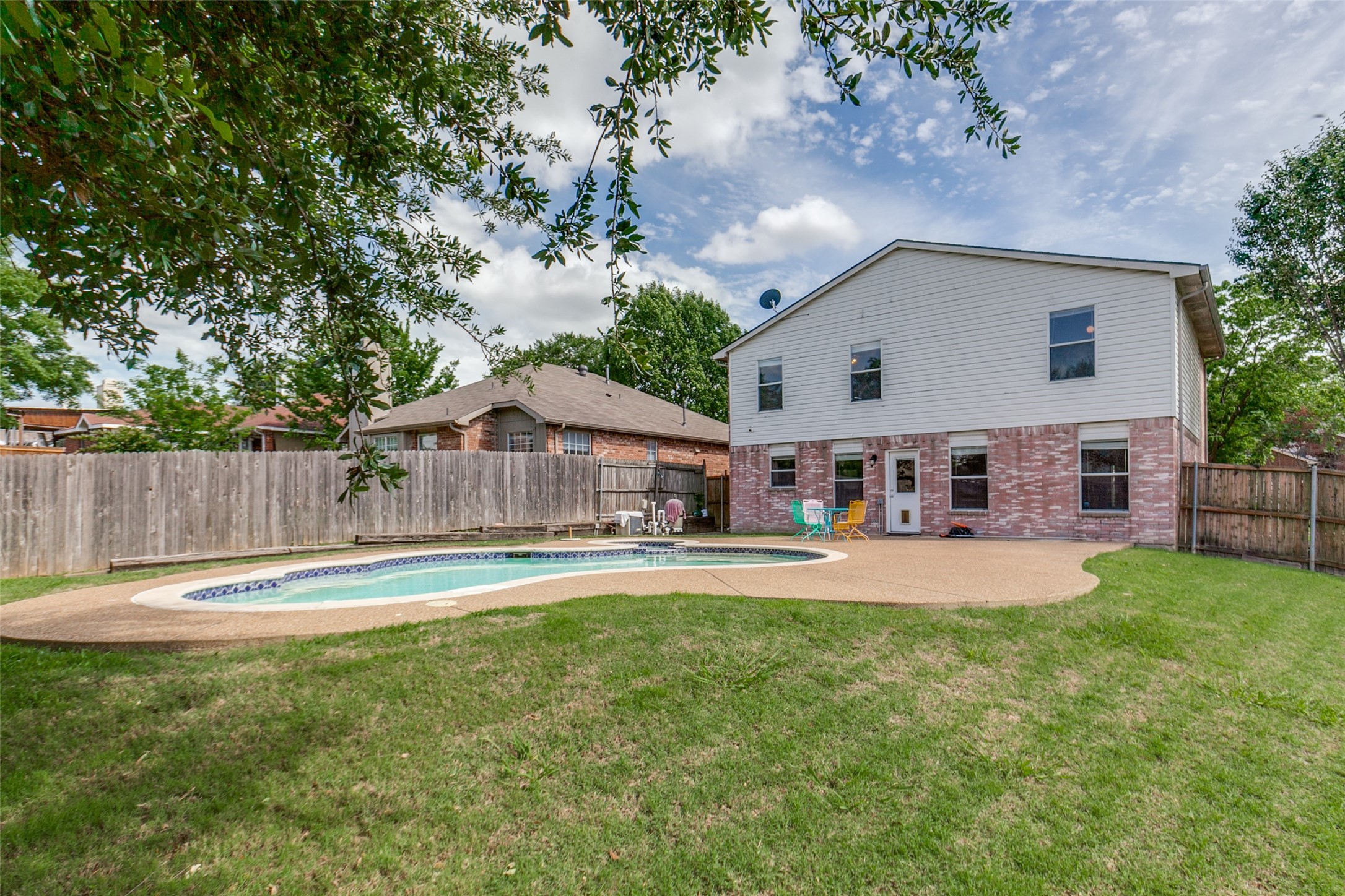 1301 Mill Crossing Garland TX 75040