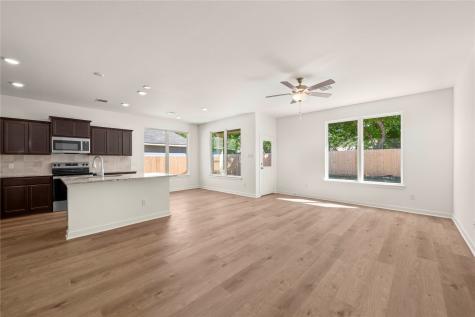 113 Adaline Bend Mcgregor TX 76657
