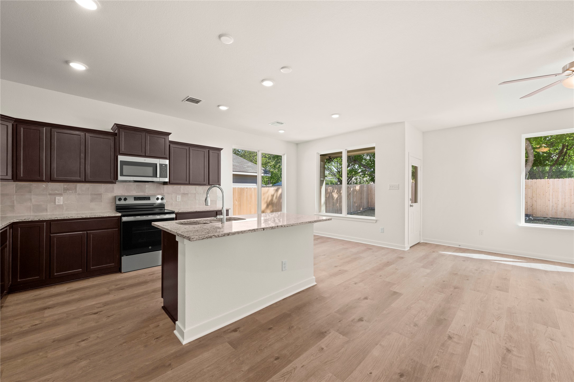 113 Adaline Bend Mcgregor TX 76657