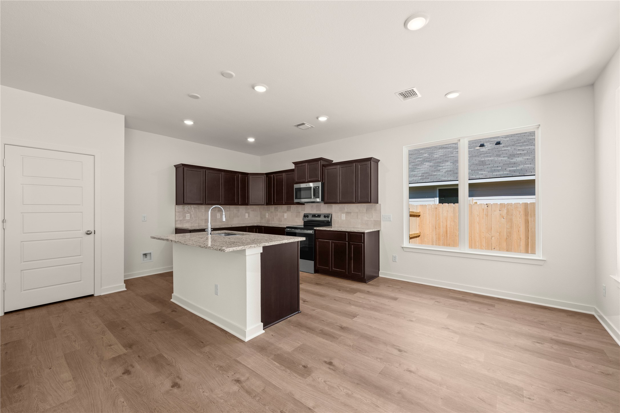 113 Adaline Bend Mcgregor TX 76657