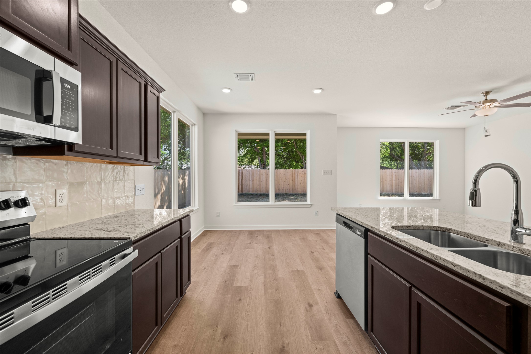 113 Adaline Bend Mcgregor TX 76657