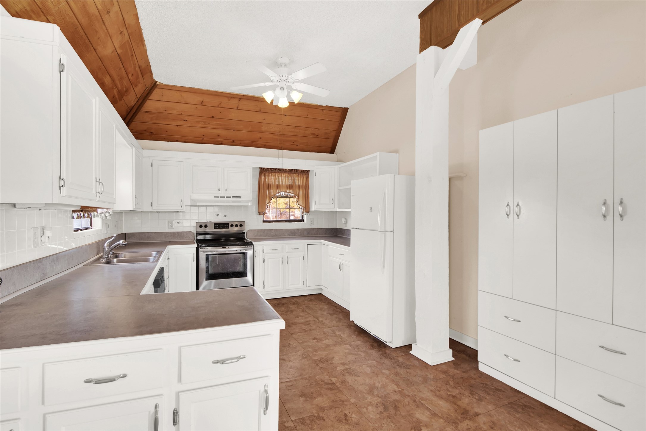 691 Bear Road Van Alstyne TX 75495