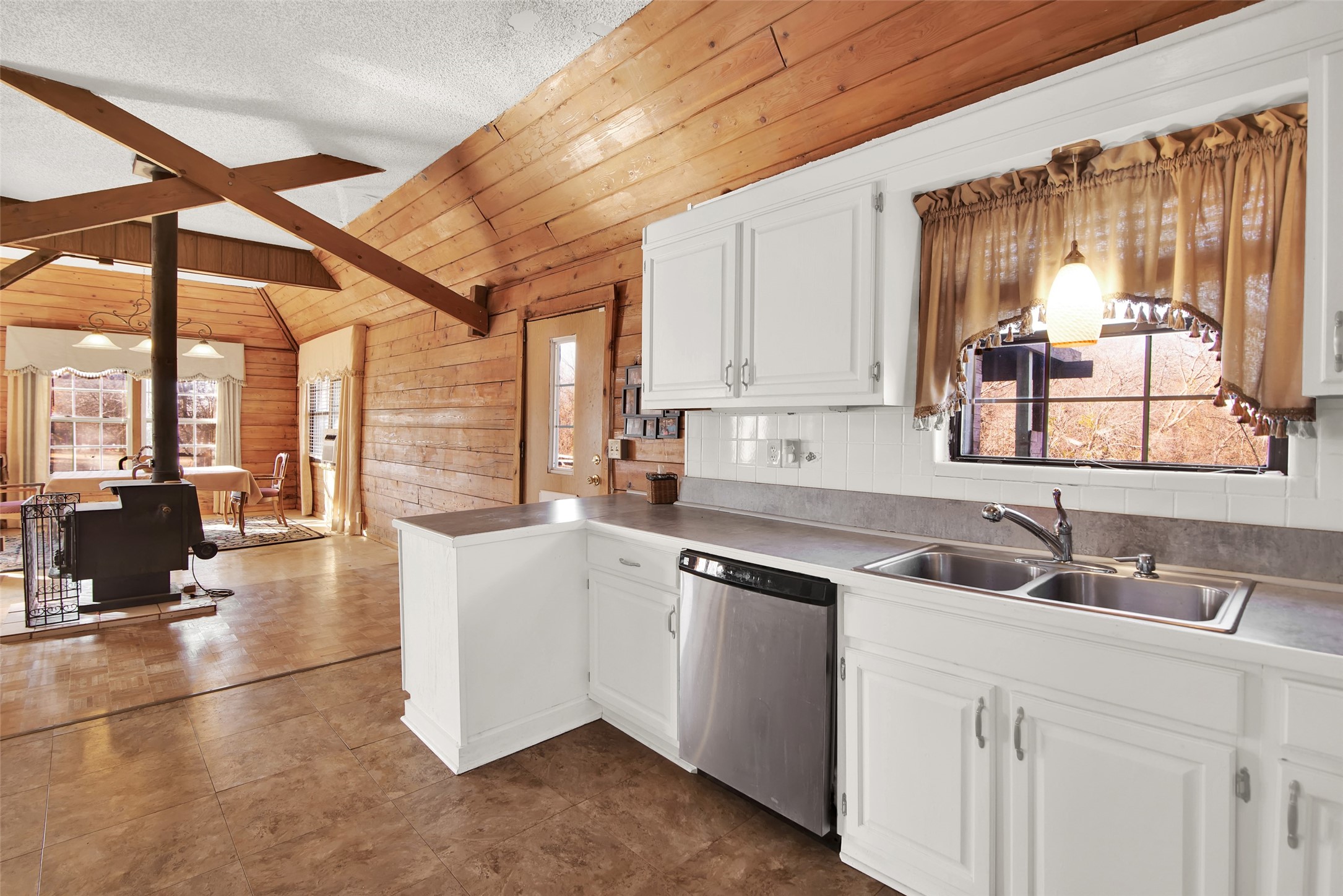 691 Bear Road Van Alstyne TX 75495