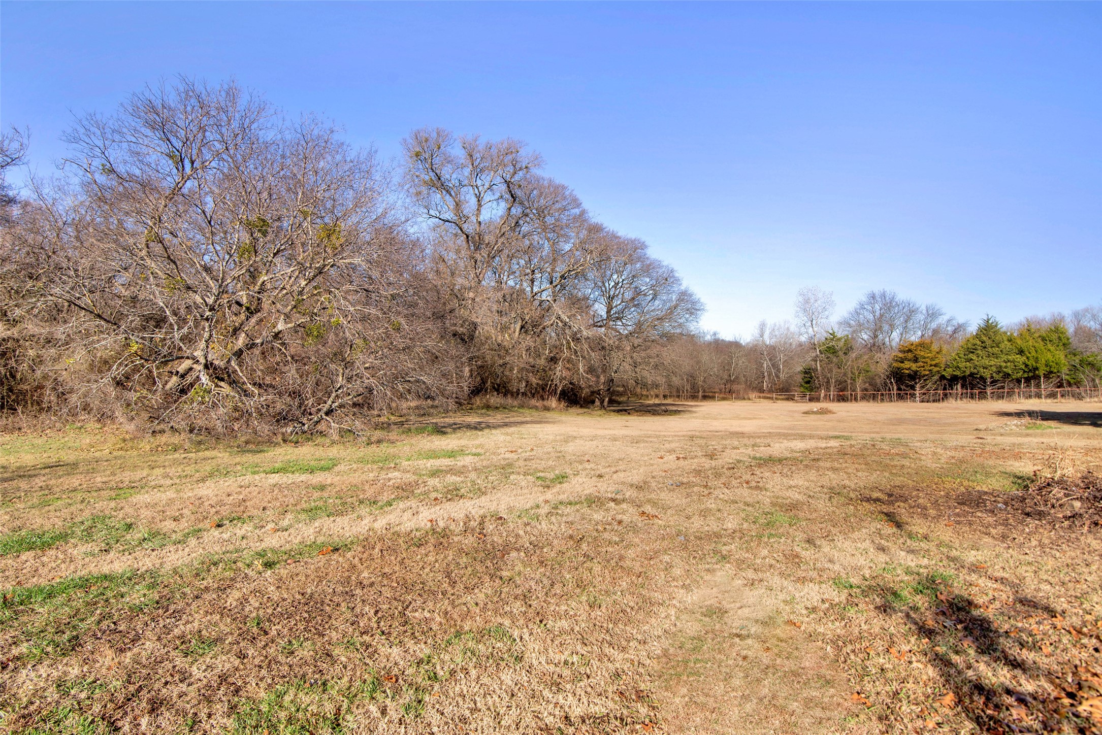 691 Bear Road Van Alstyne TX 75495