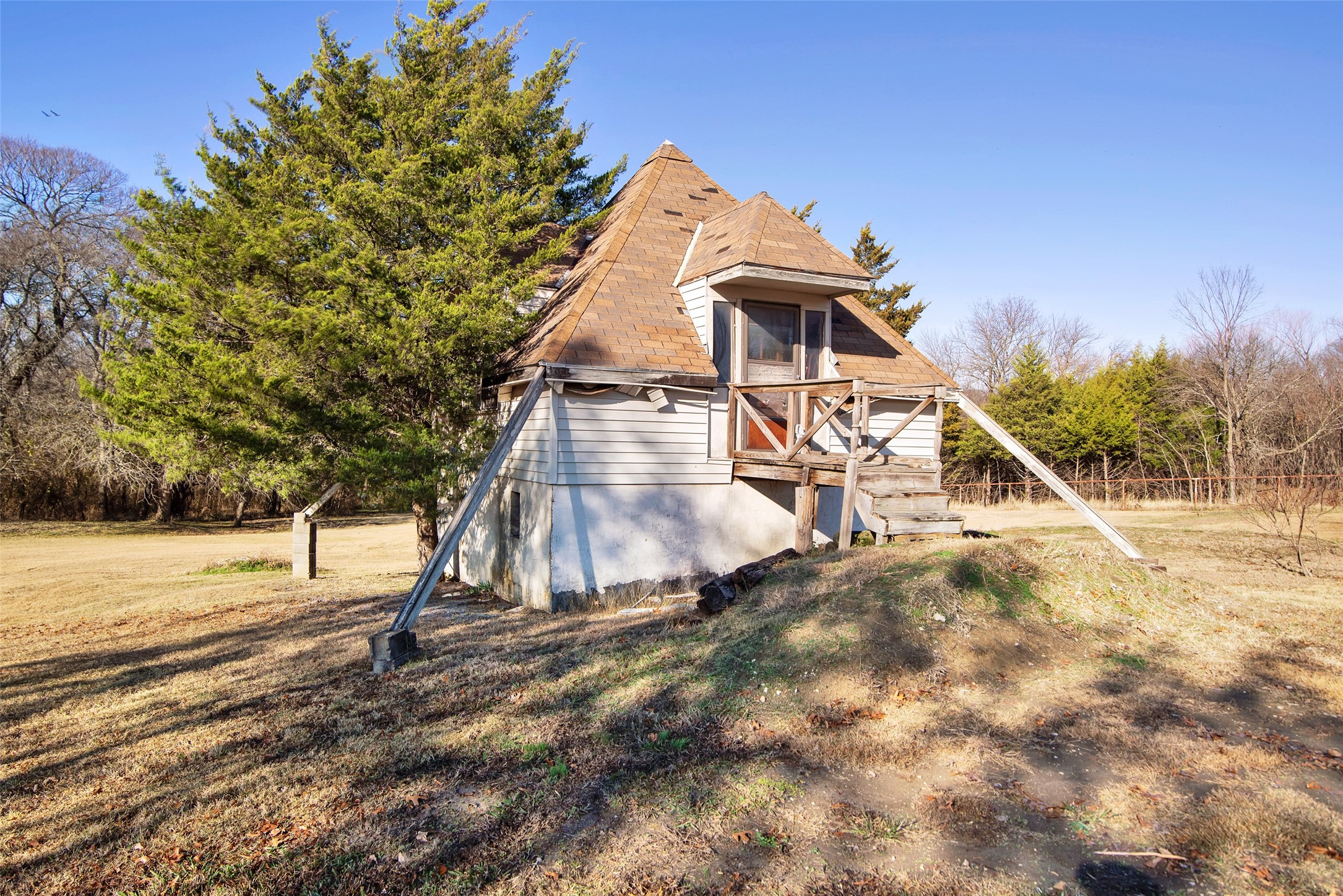 691 Bear Road Van Alstyne TX 75495