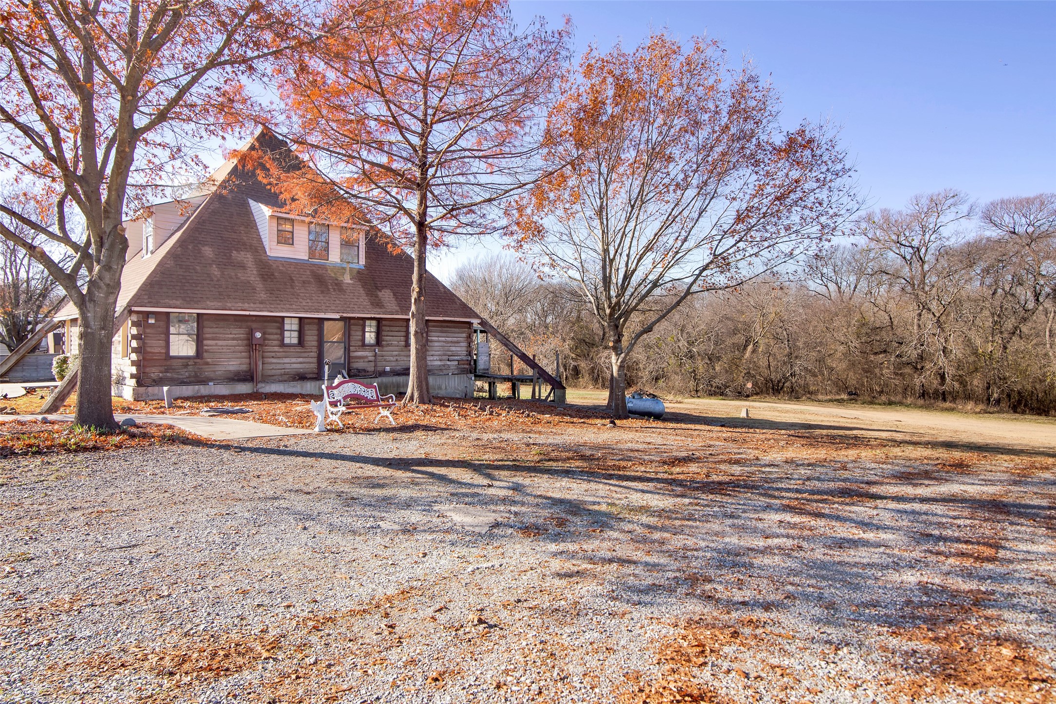 691 Bear Road Van Alstyne TX 75495