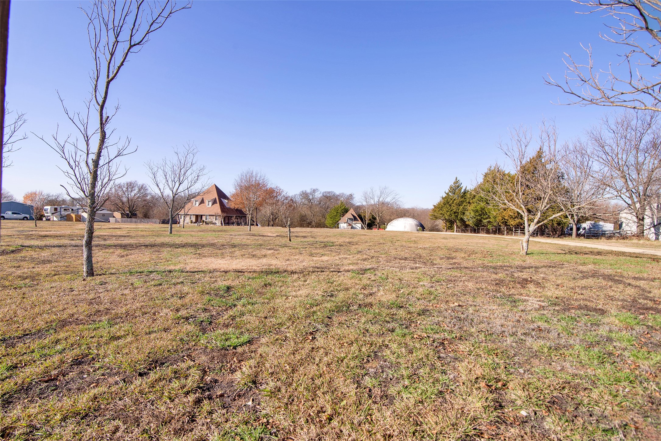 691 Bear Road Van Alstyne TX 75495
