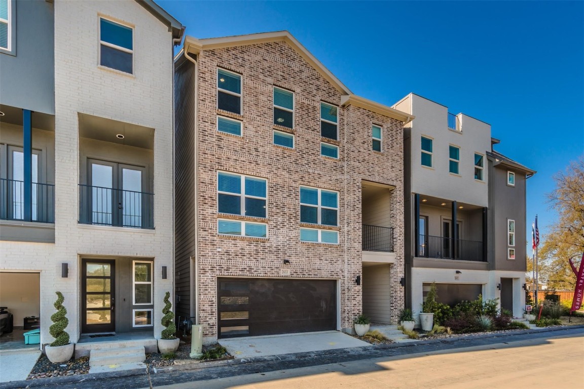 2633 La Altura Lane Dallas TX 75212