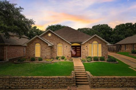 5300 Vicksburg Drive Arlington TX 76017