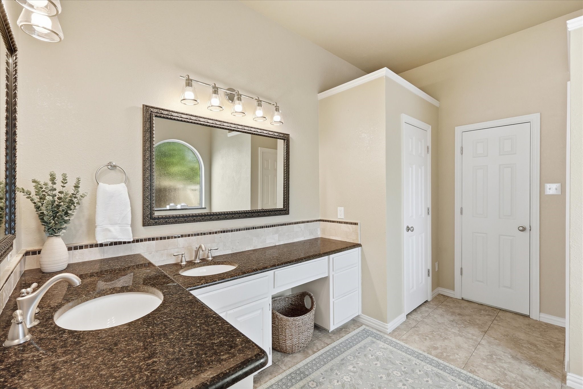 3103 Regal Drive Arlington TX 76016