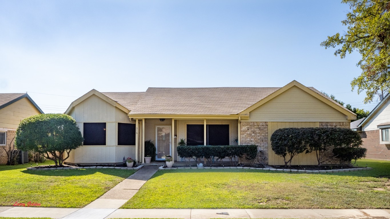 516 Quail Hollow Drive Mesquite TX 75150