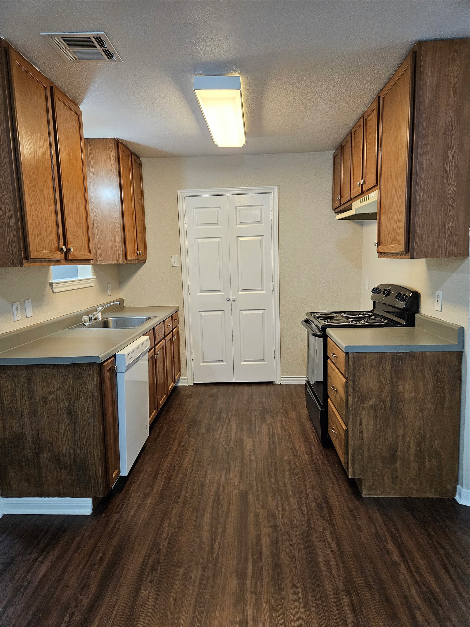 217 E Craven Avenue Lacy Lakeview TX 76705