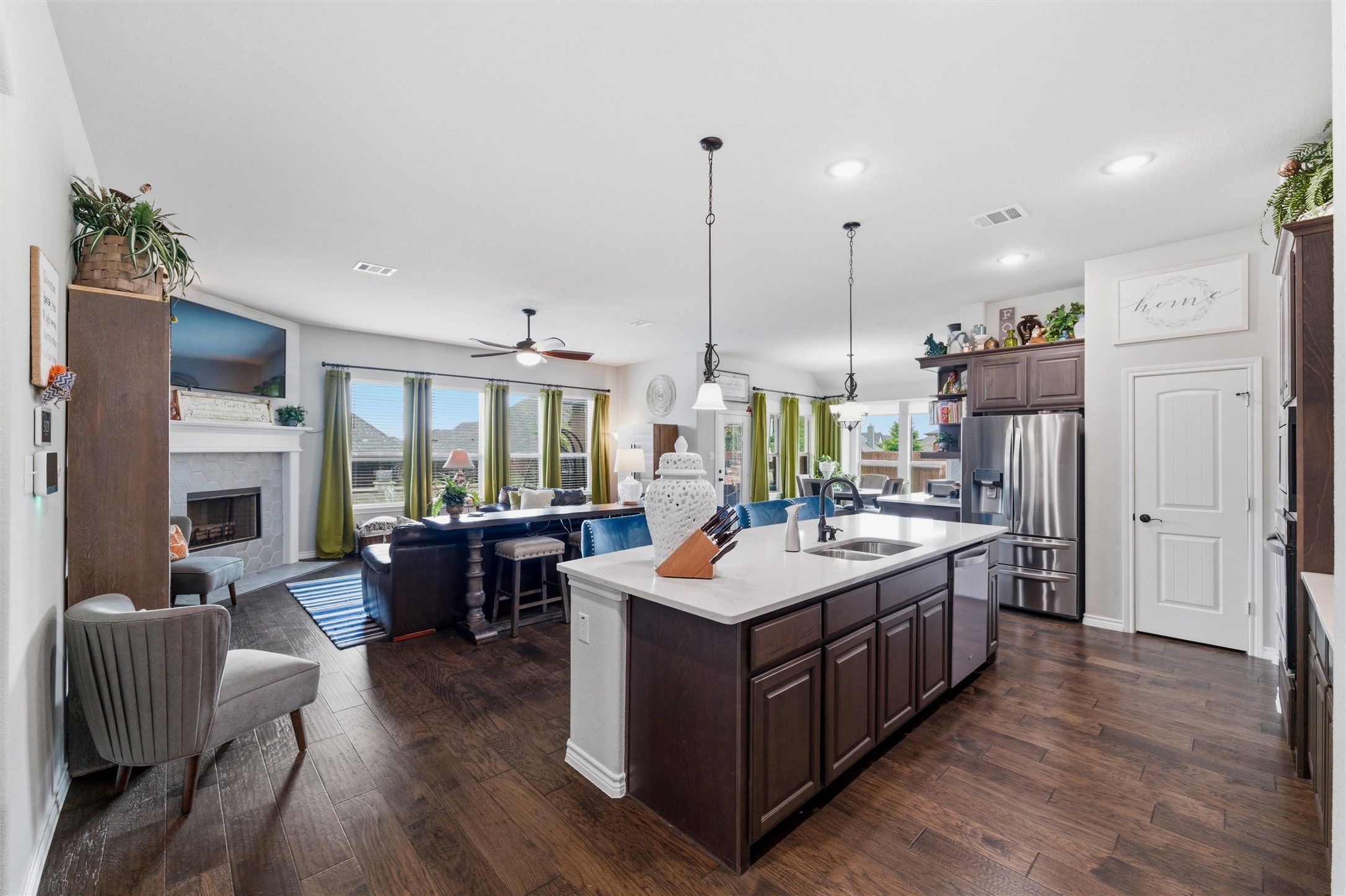 1866 Riviera Drive Waxahachie TX 75165