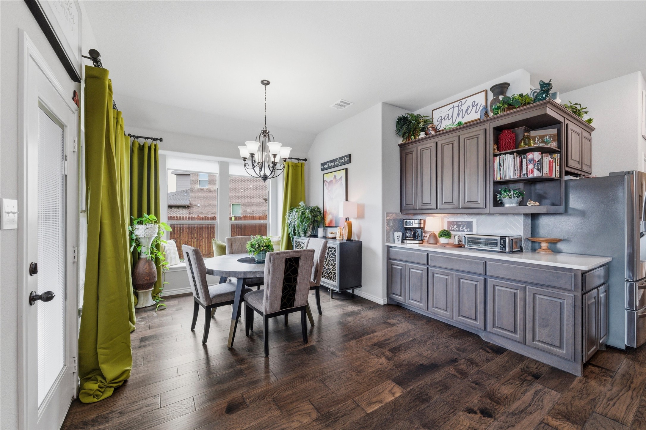 1866 Riviera Drive Waxahachie TX 75165