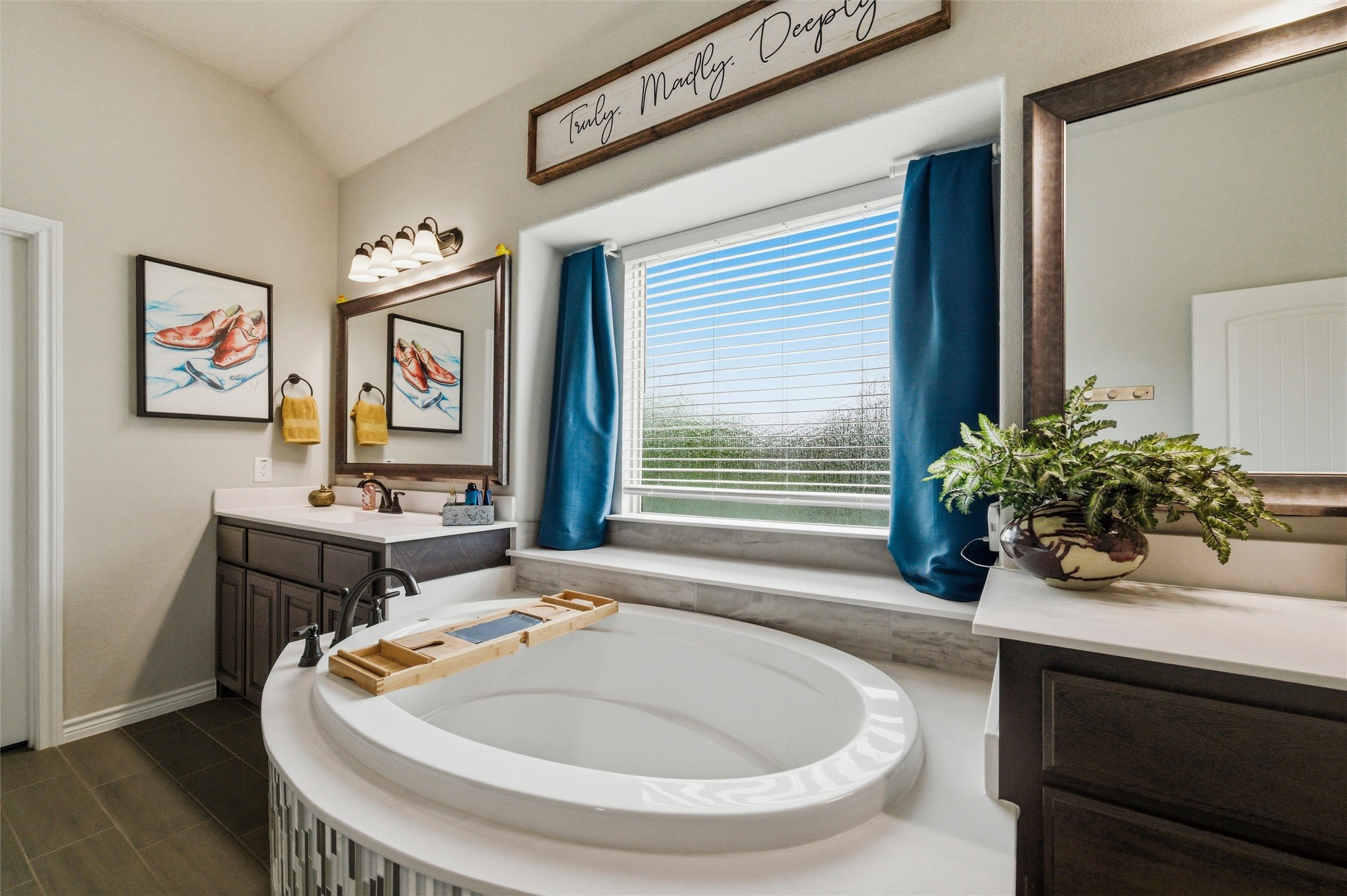 1866 Riviera Drive Waxahachie TX 75165