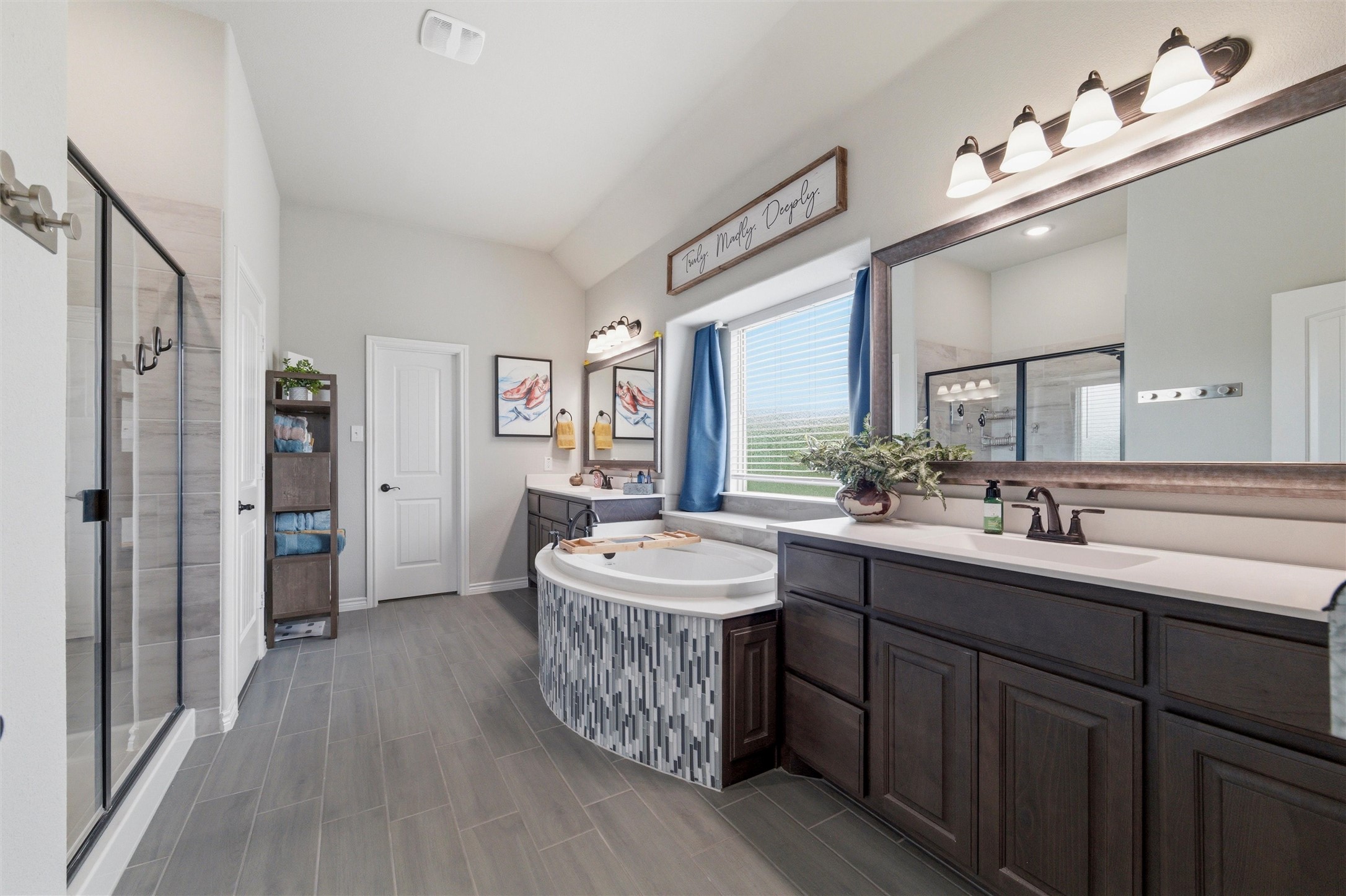 1866 Riviera Drive Waxahachie TX 75165
