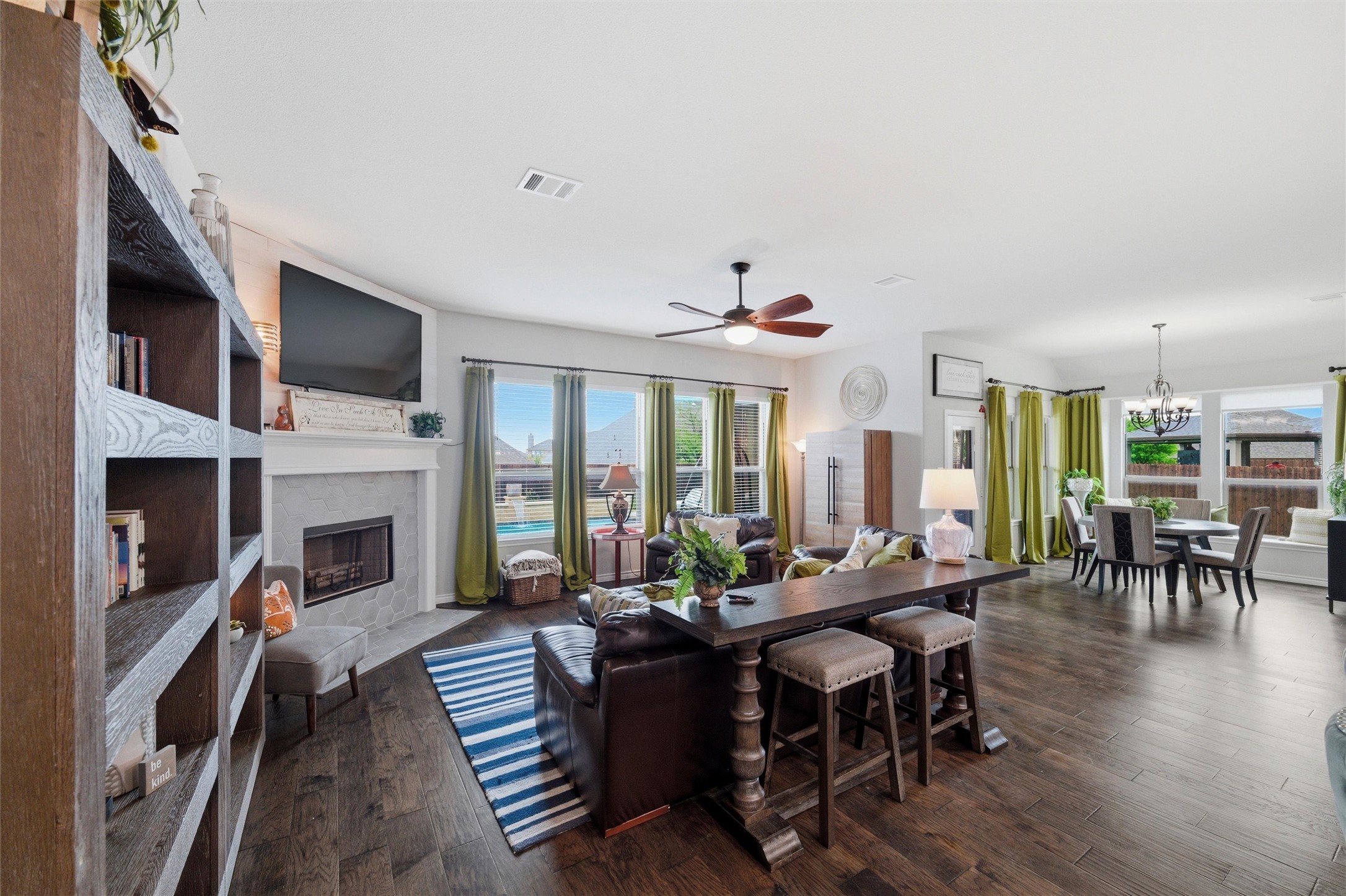 1866 Riviera Drive Waxahachie TX 75165