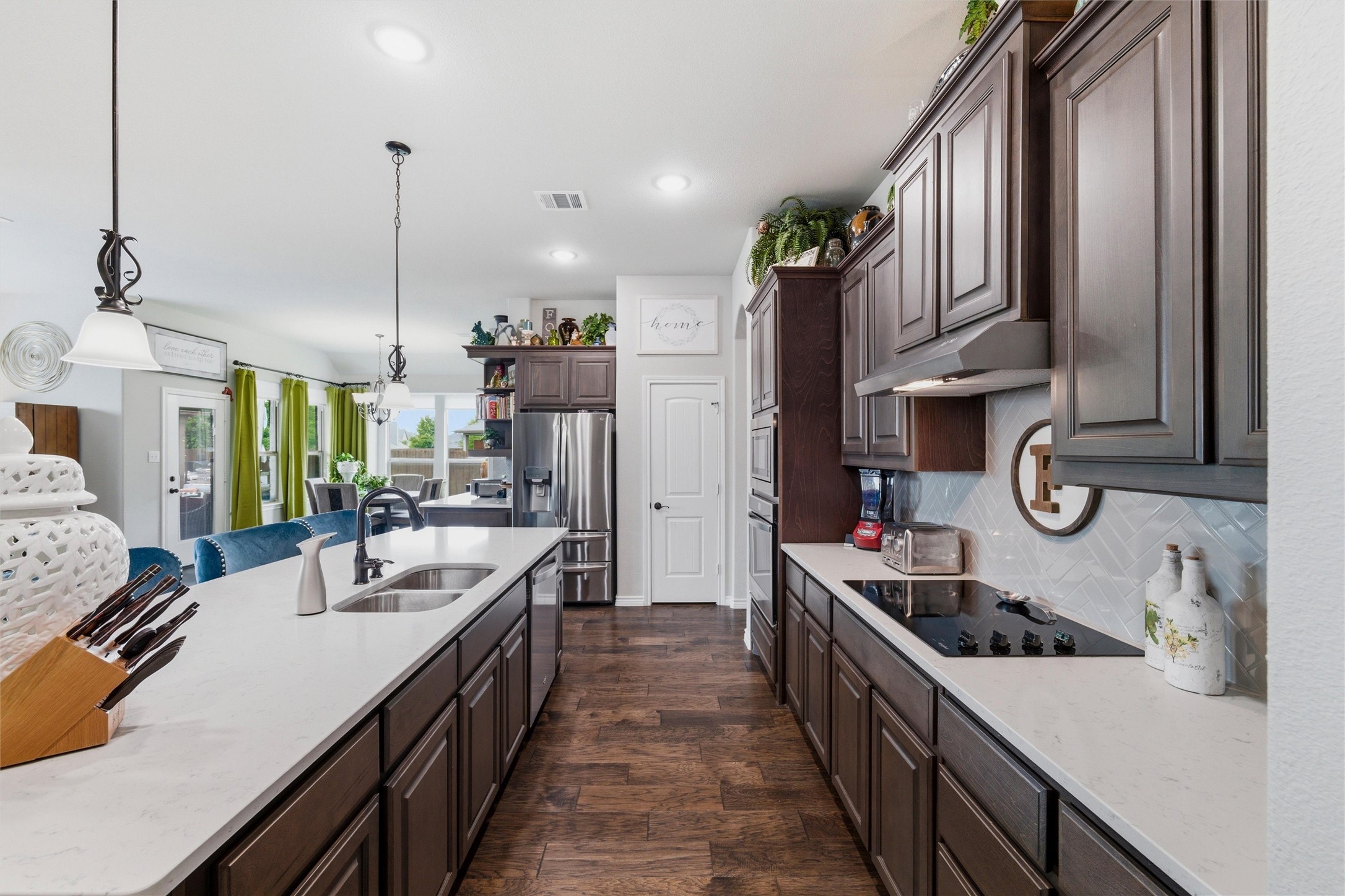 1866 Riviera Drive Waxahachie TX 75165
