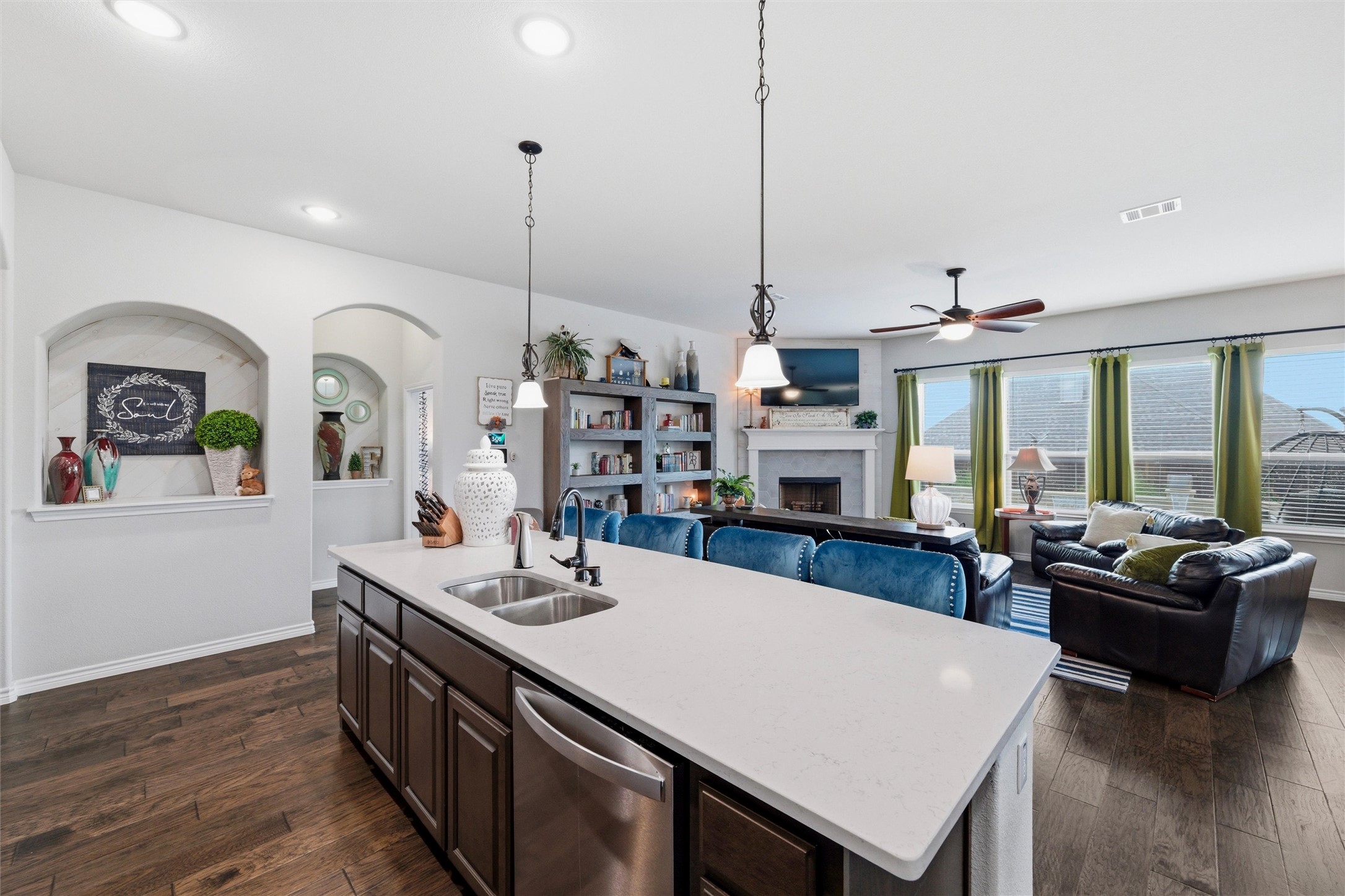 1866 Riviera Drive Waxahachie TX 75165