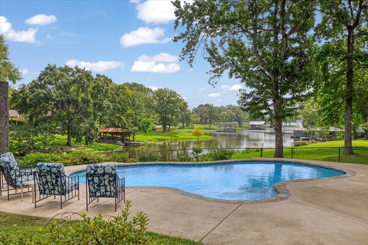 6130 Peninsula Circle Athens TX 75752
