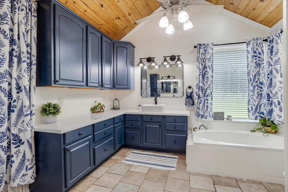 6130 Peninsula Circle Athens TX 75752