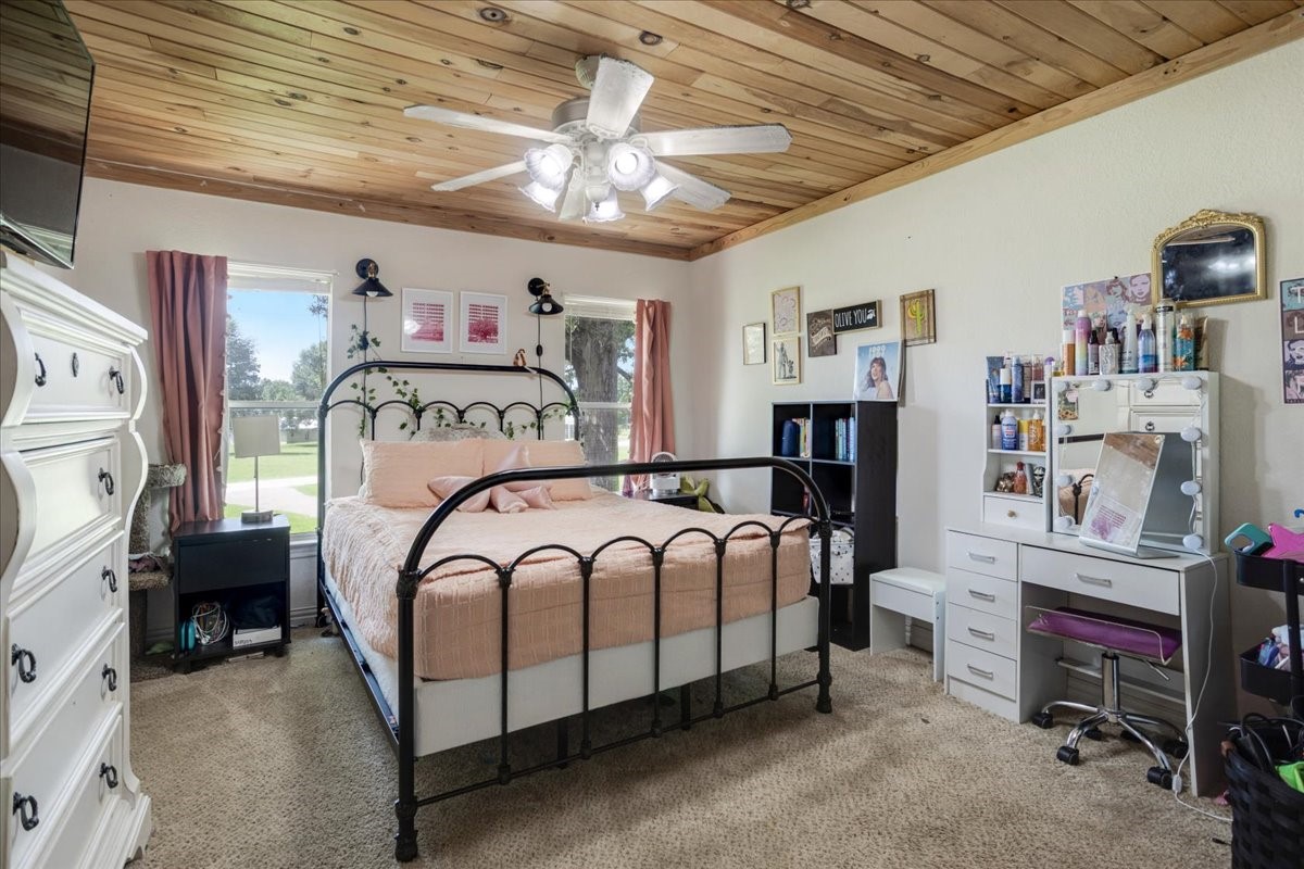 6130 Peninsula Circle Athens TX 75752