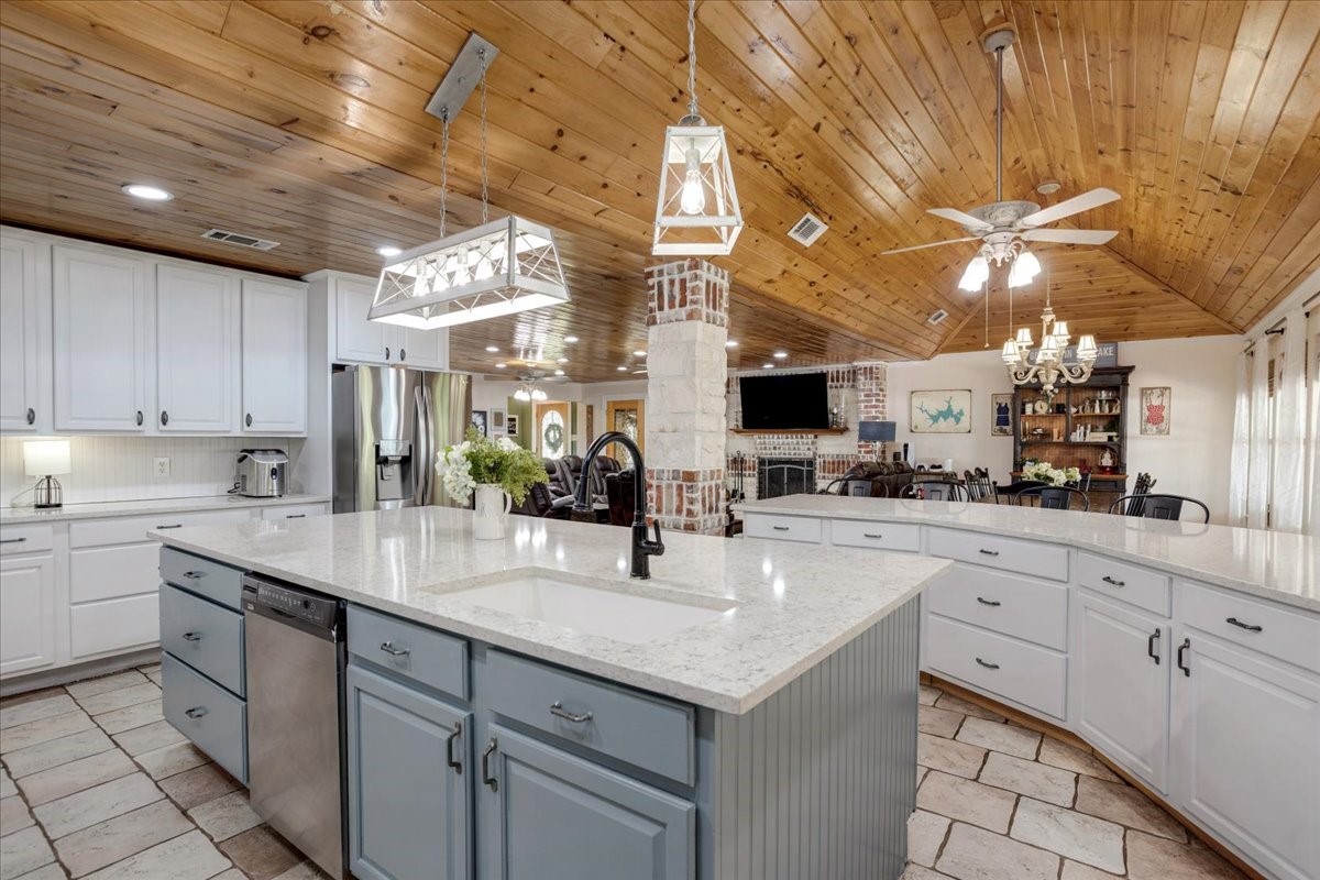 6130 Peninsula Circle Athens TX 75752