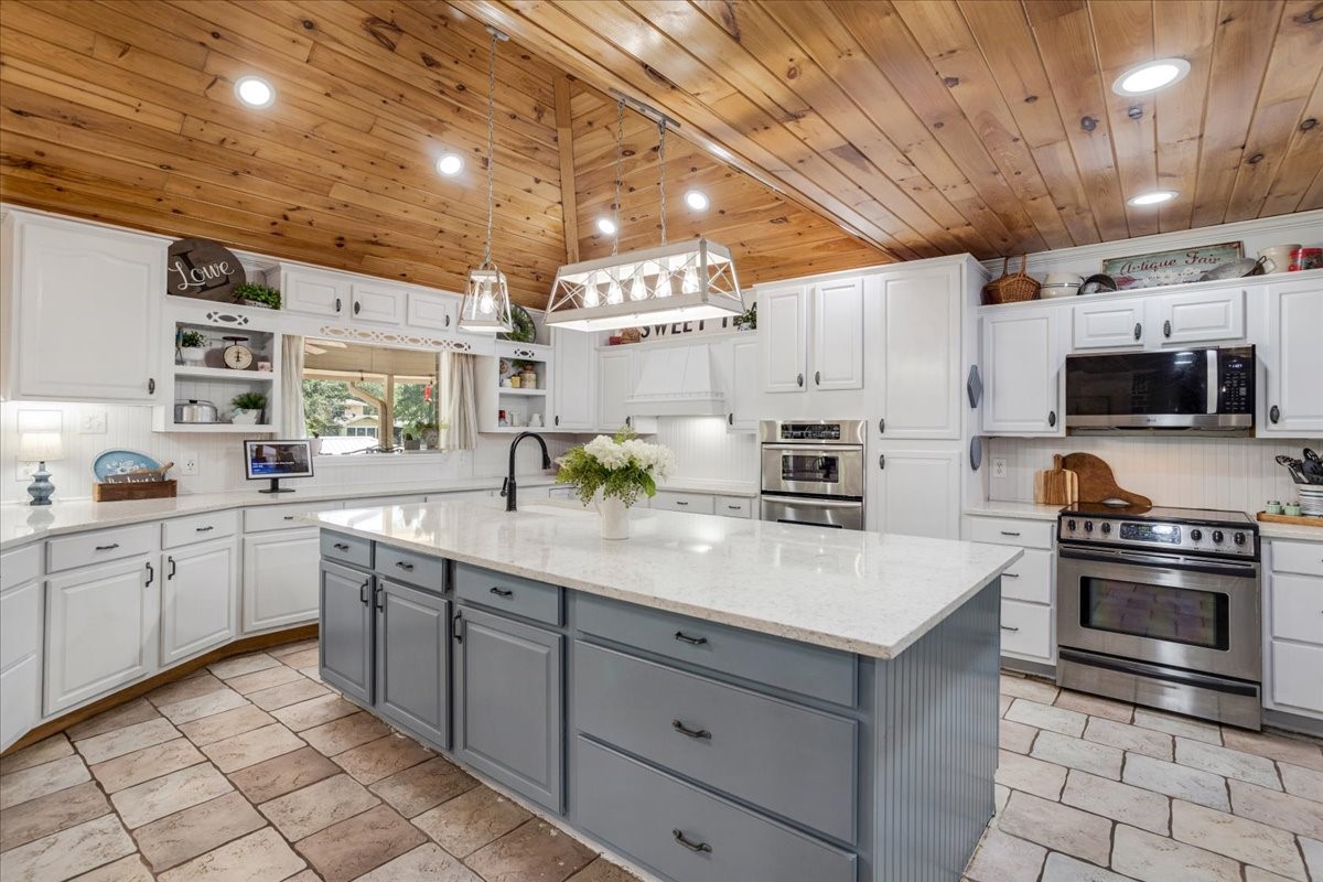 6130 Peninsula Circle Athens TX 75752