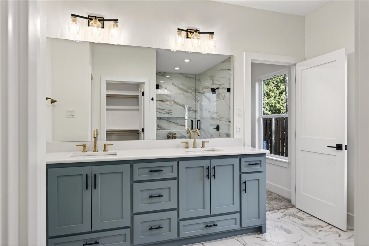 114 Castlewood Road Enchanted Oaks TX 75156