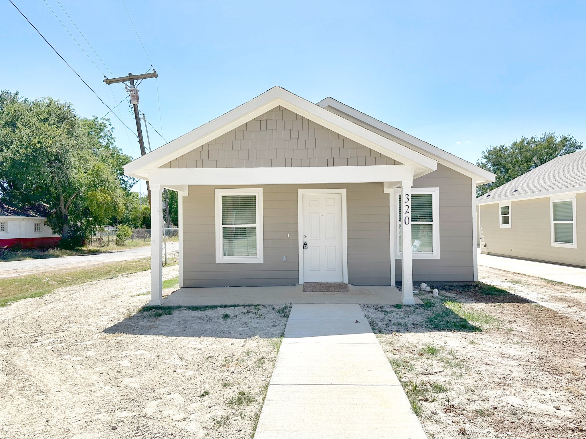 320 SW 14th Mineral Wells TX 76067