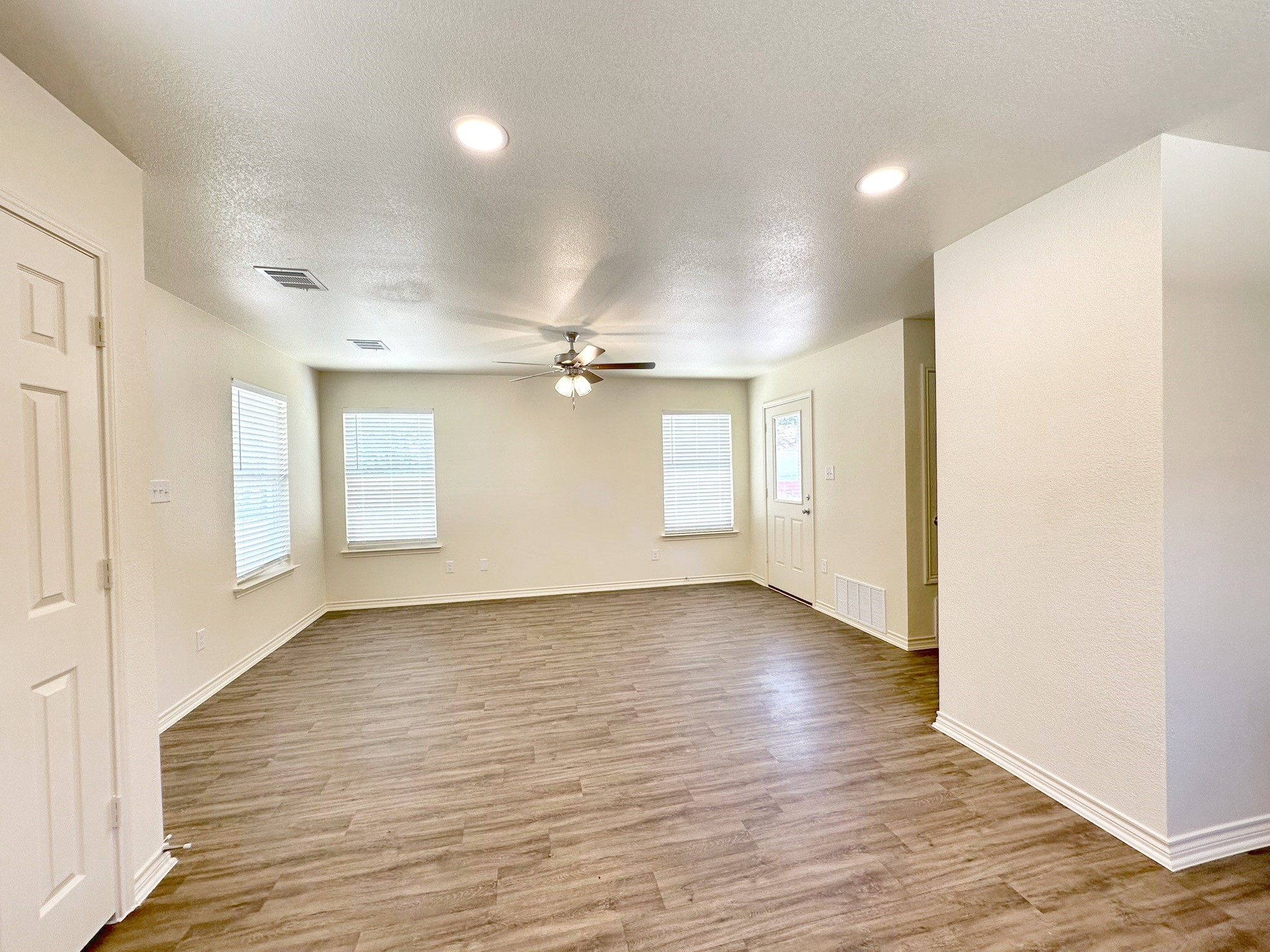 320 SW 14th Mineral Wells TX 76067