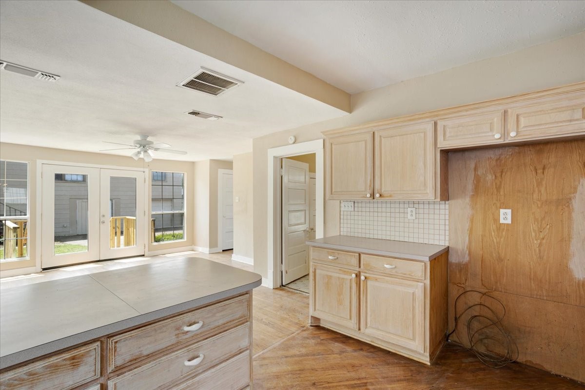726 W Texas Denison TX 75020