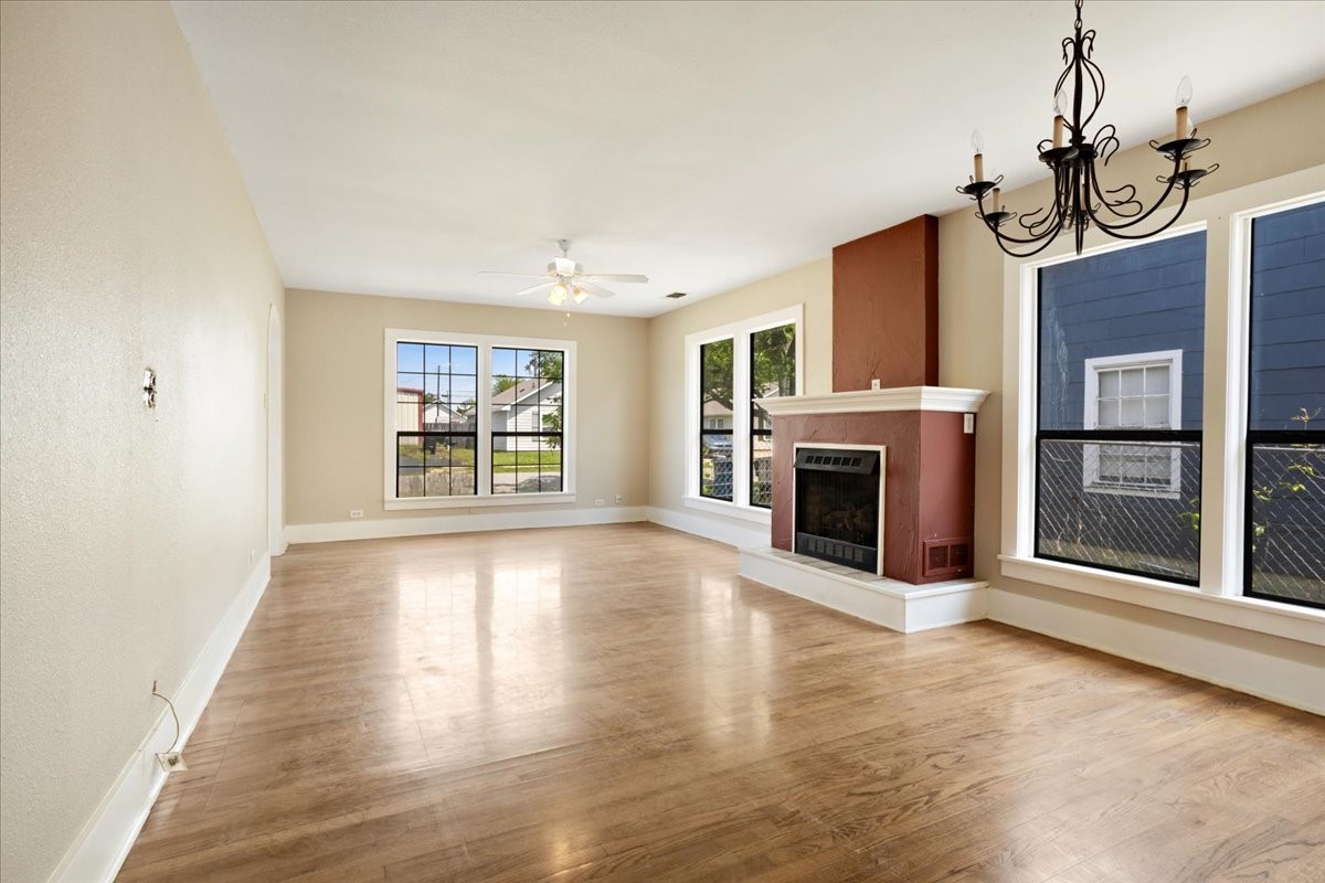 726 W Texas Denison TX 75020