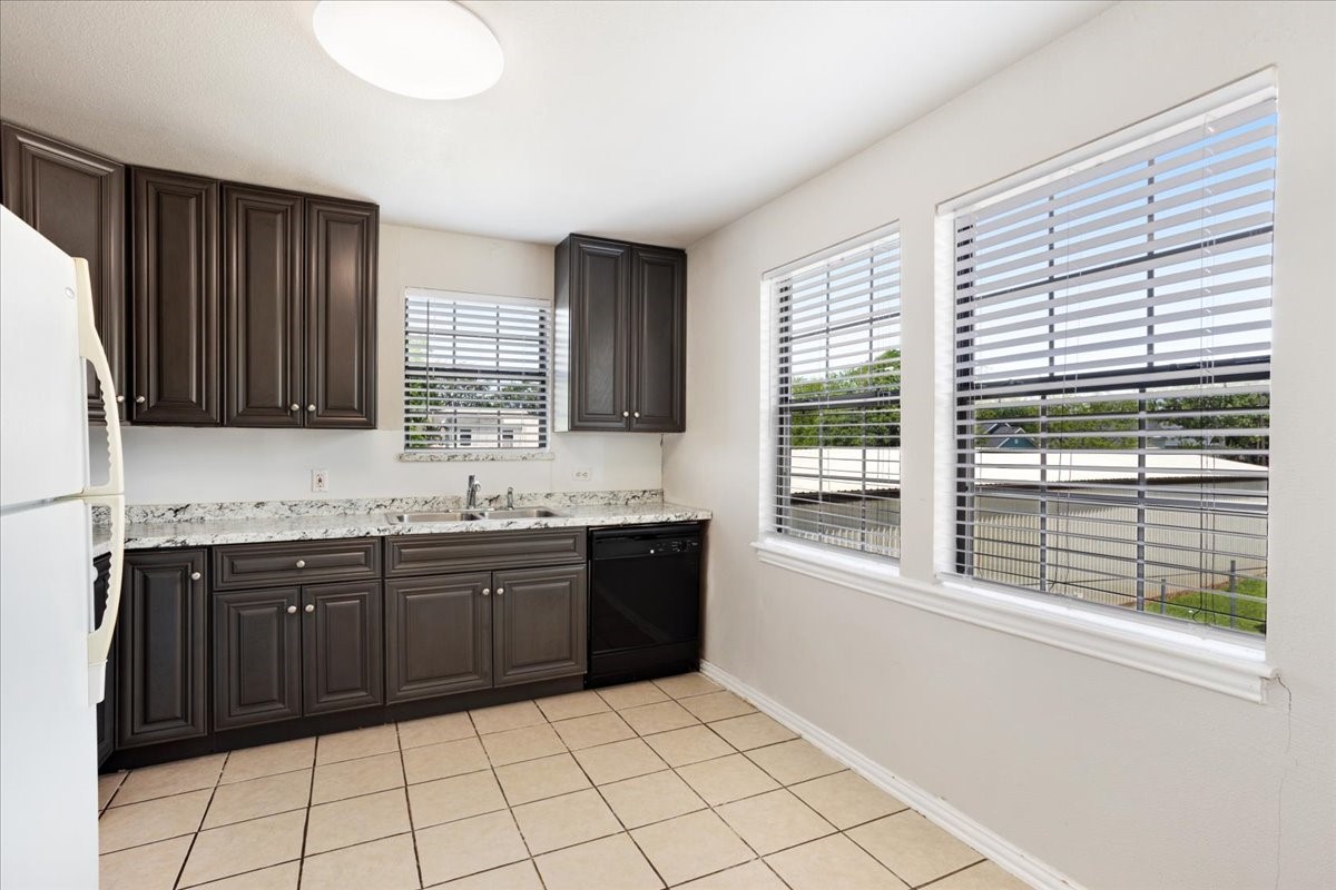 726 W Texas Denison TX 75020