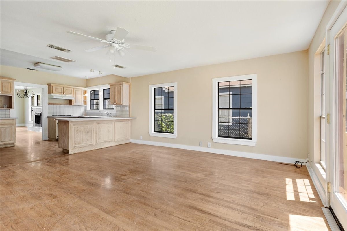 726 W Texas Denison TX 75020