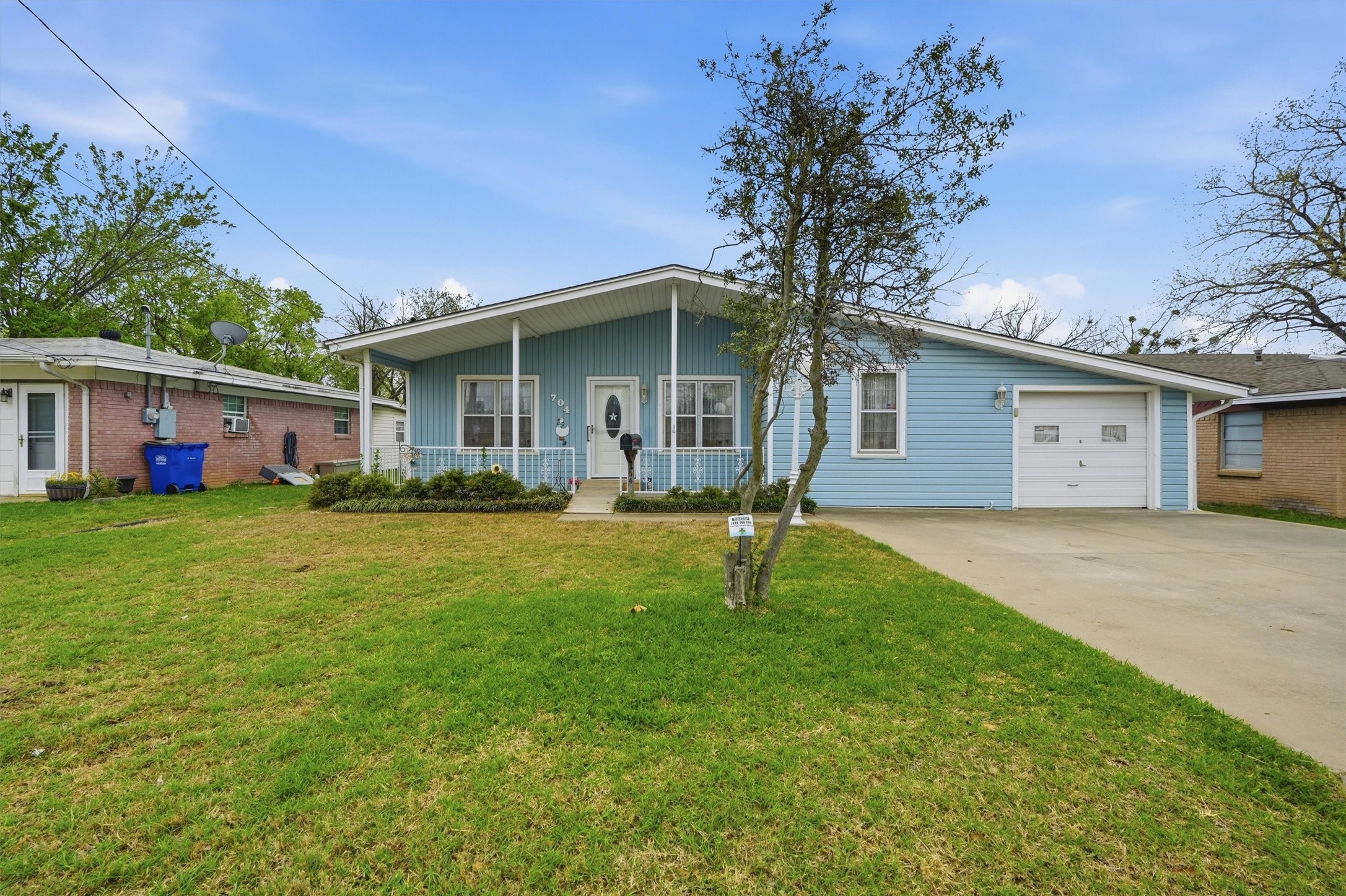 704 Abney Street Whitesboro TX 76273