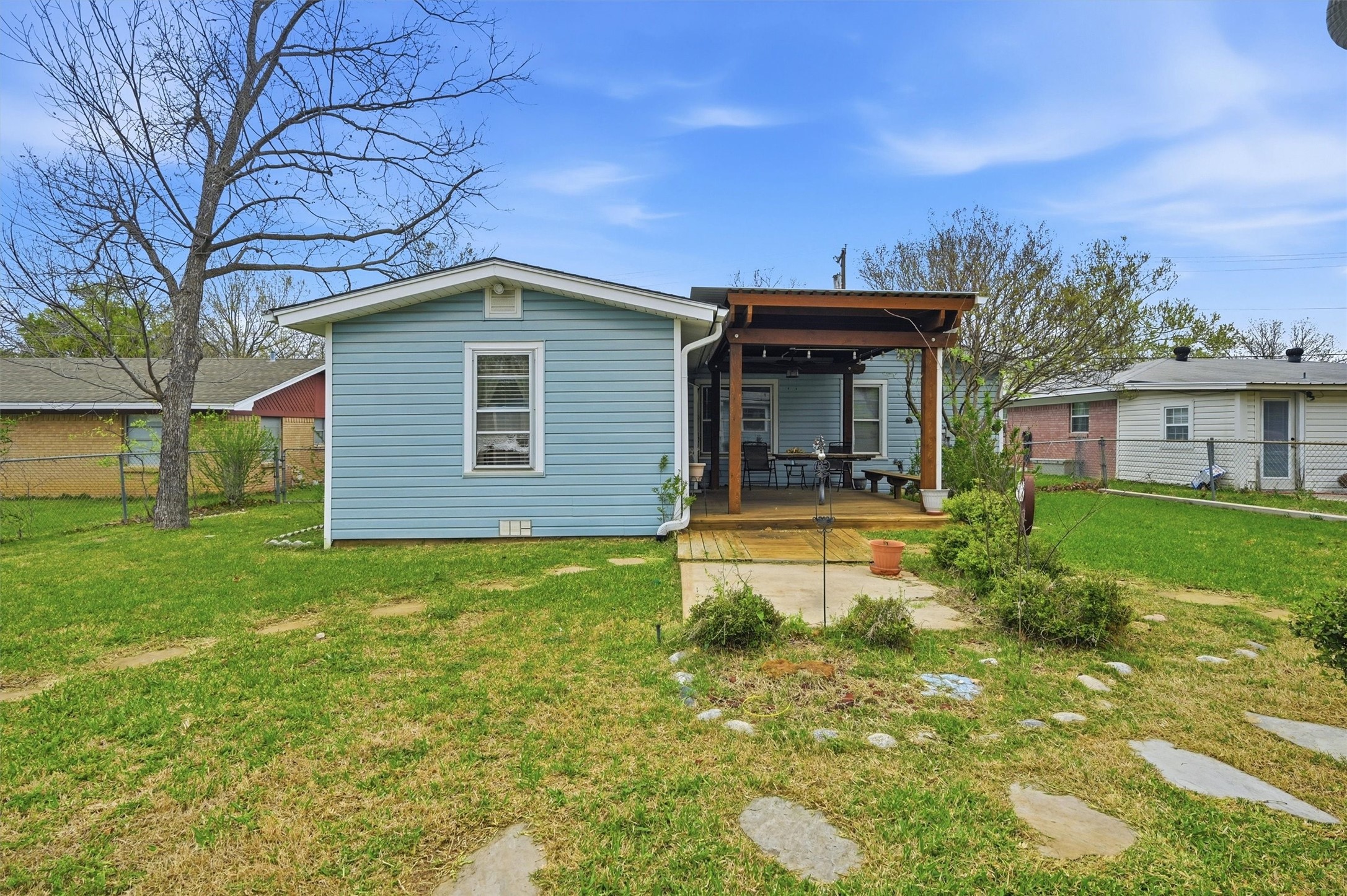 704 Abney Street Whitesboro TX 76273