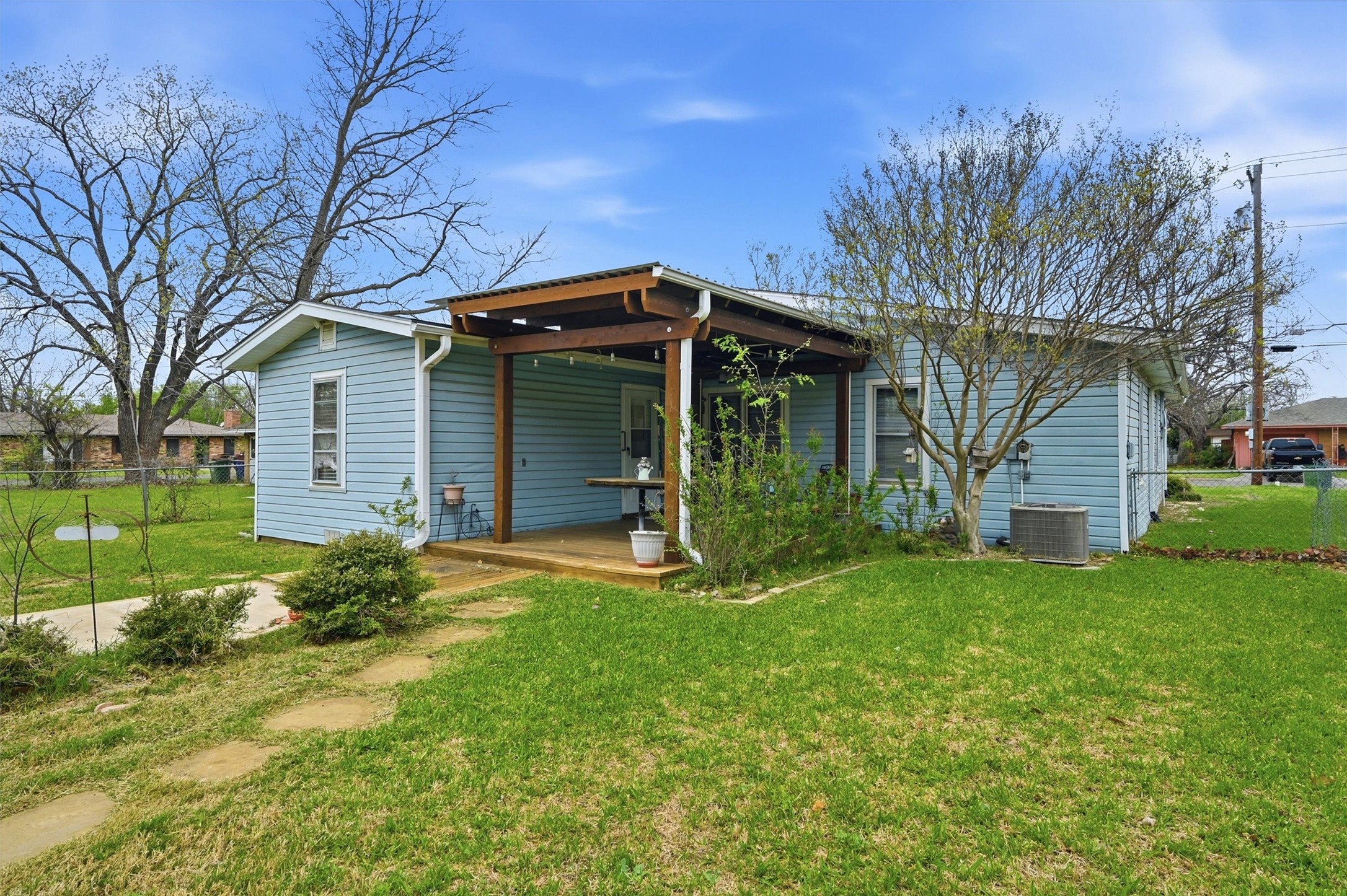 704 Abney Street Whitesboro TX 76273
