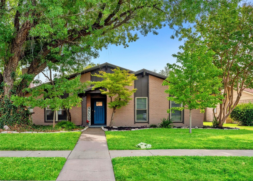 918 Meadowcove Circle Garland TX 75043